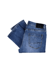 emilio adani Modisch gewaschene Jeans mit schmaler Passform emilio adani Modisch gewaschene Jeans mit schmaler Passform