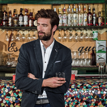 Für Männer die mit ihrem Look überzeugen wollen! Für Männer die mit ihrem Look überzeugen wollen!