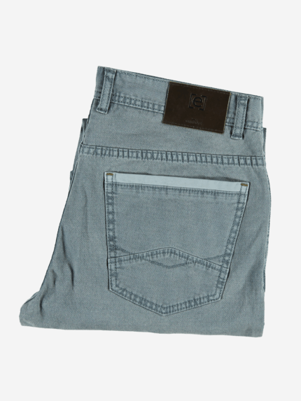 engbers Hose mit raffinierten Detaillösungen engbers Hose mit raffinierten Detaillösungen