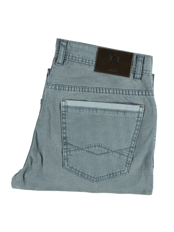 engbers Hose mit raffinierten Detaillösungen engbers Hose mit raffinierten Detaillösungen