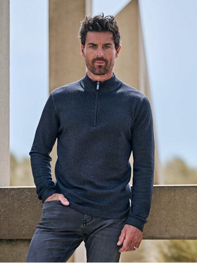 Männer Outfit Stilvoll. Mantel.