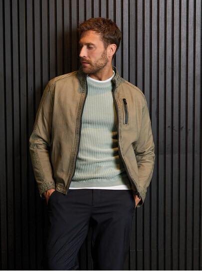 Männer Outfit New Year. New Style.