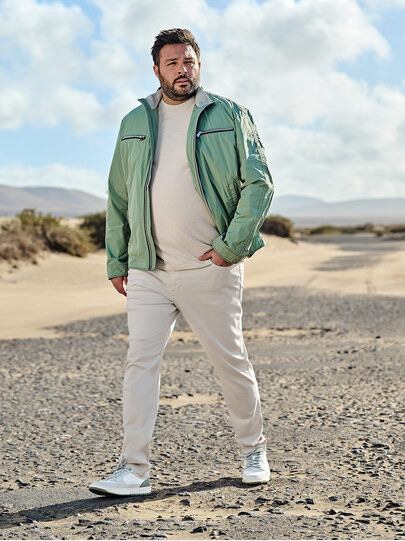 Männer Outfit Einzigartig in Farbe, Funktion und Design