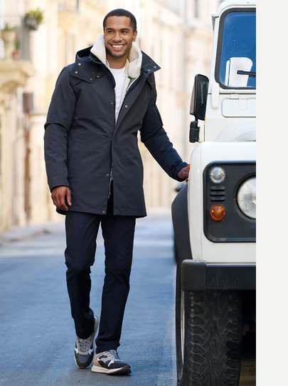 Männer Outfit Stylische Schale, wärmender Kern