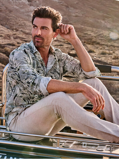 Männer Outfit Allroundtalent Print-Hemd