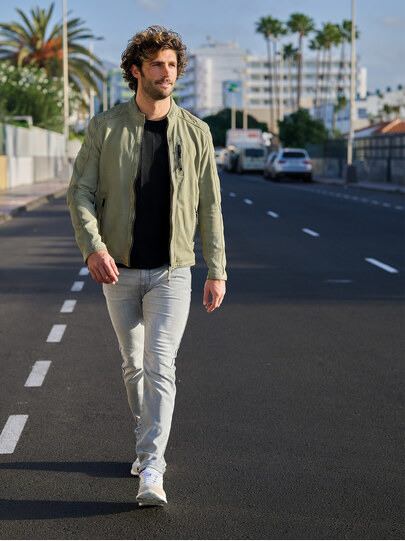 Männer Outfit Statement Lederjacke