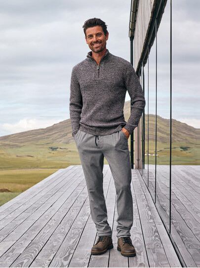 Männer Outfit Monochrom