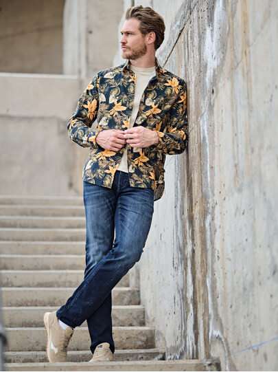 Männer Outfit Fieldjacket trifft auf Floralprint