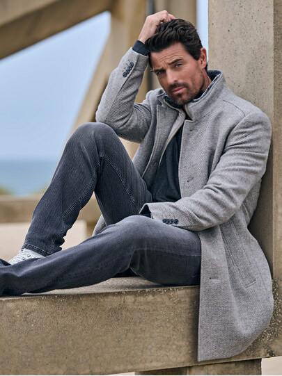 Männer Outfit Stilvoll. Mantel.