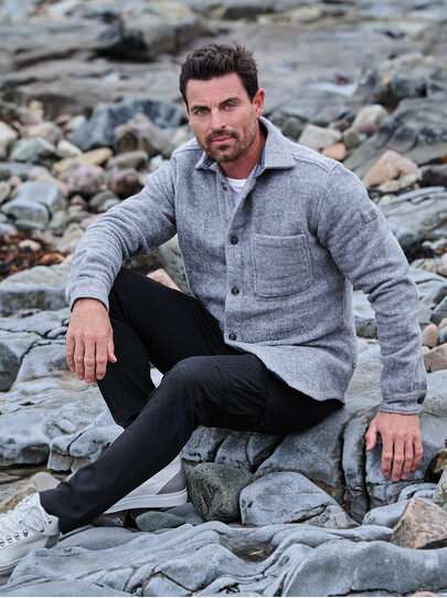 Männer Outfit Hemd und vollwertige Jacke in einem