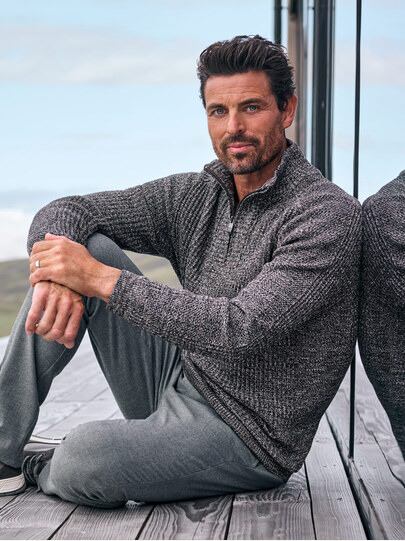 Männer Outfit Monochrom