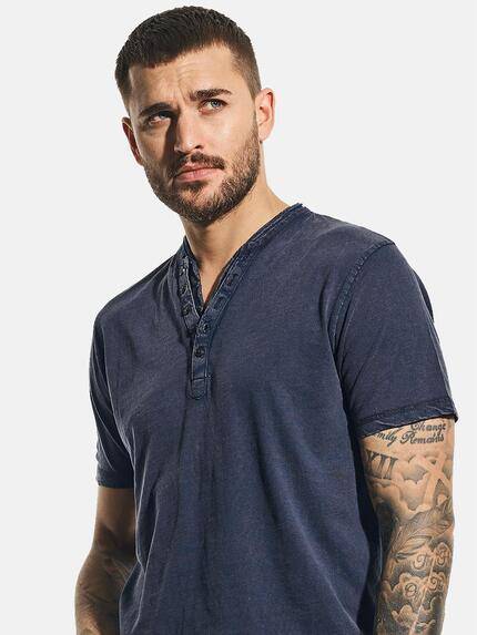 emilio adani Herren Henley Shirt Blau 31125 emilio adani Herren Henley Shirt Blau 31125