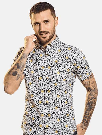 emilio adani Herren Gemustertes Kurzarmhemd mit schlanker Passform Beige 31547 emilio adani Herren Gemustertes Kurzarmhemd mit schlanker Passform Beige 31547