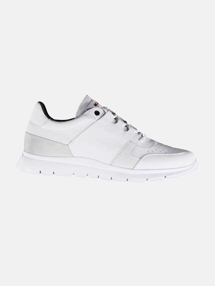 emilio adani Sneaker mit besonders leichter Laufsohle Reinweiss