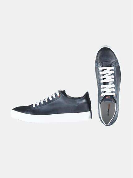 emilio adani Herren Sneaker in perforierter Optik. Blau 31082 emilio adani Herren Sneaker in perforierter Optik. Blau 31082