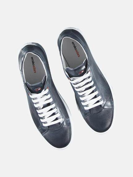 emilio adani Herren Sneaker in perforierter Optik. Blau 31082 emilio adani Herren Sneaker in perforierter Optik. Blau 31082
