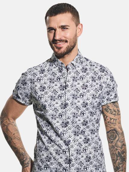 emilio adani Herren Kurzarm-Hemd mit All-Over-Print Blau 31318 emilio adani Herren Kurzarm-Hemd mit All-Over-Print Blau 31318