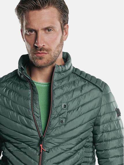 emilio adani Herren Sportive Steppjacke mit Kontrastzippern Grün 30018 emilio adani Herren Sportive Steppjacke mit Kontrastzippern Grün 30018