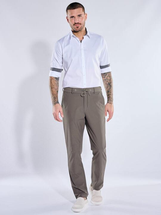 Männer Outfit Modernes Business-Upgrade: Stilvoll und Funktional