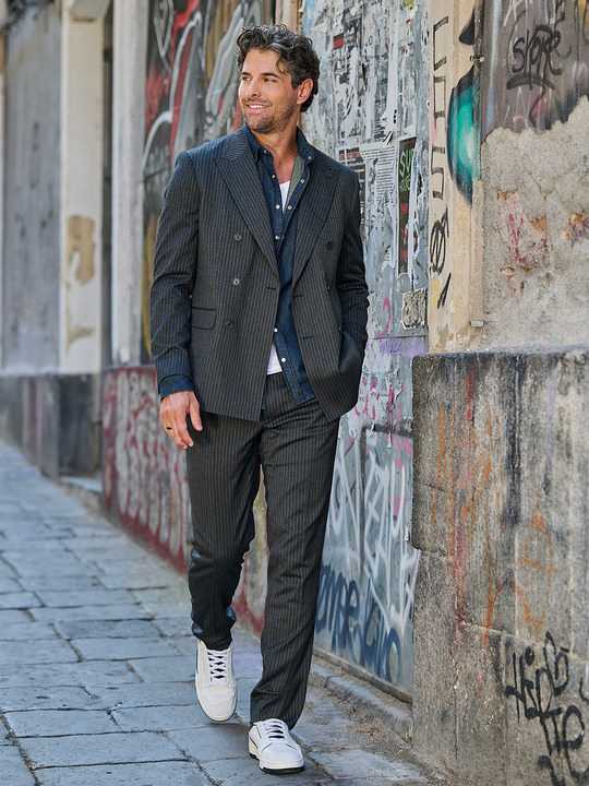 Männer Outfit Anzug mit Attitude