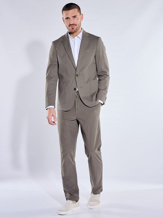 Männer Outfit Modernes Business-Upgrade: Stilvoll und Funktional