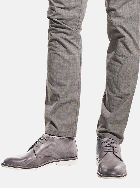 emilio adani Herren Sportive Boots mit Prägung Grau 31080