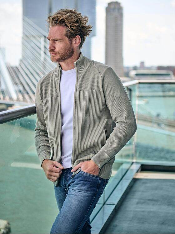 engbers Herren Strickjacke mit Strukturwechsel Gruen 39232