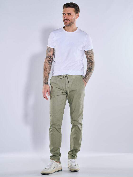 emilio adani Herren Chino regular Grün 39000