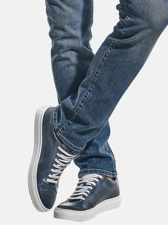 emilio adani Herren Sneaker in perforierter Optik. Blau 31082