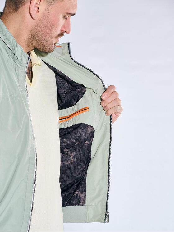 emilio adani Herren Wasserabweisende Funktionsjacke im Blouson-Style Hellgruen 40234