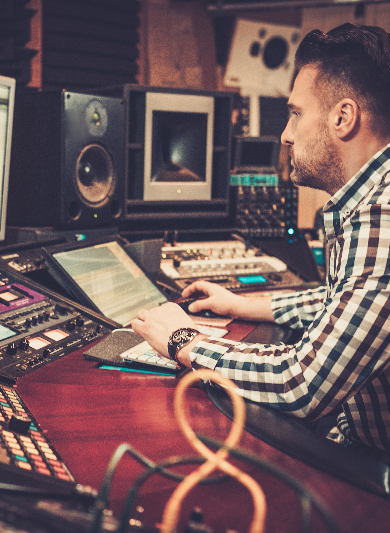 Lösungen für kreative Aufnahmen mit einem einzigartigen Sound. Lösungen für kreative Aufnahmen mit einem einzigartigen Sound.