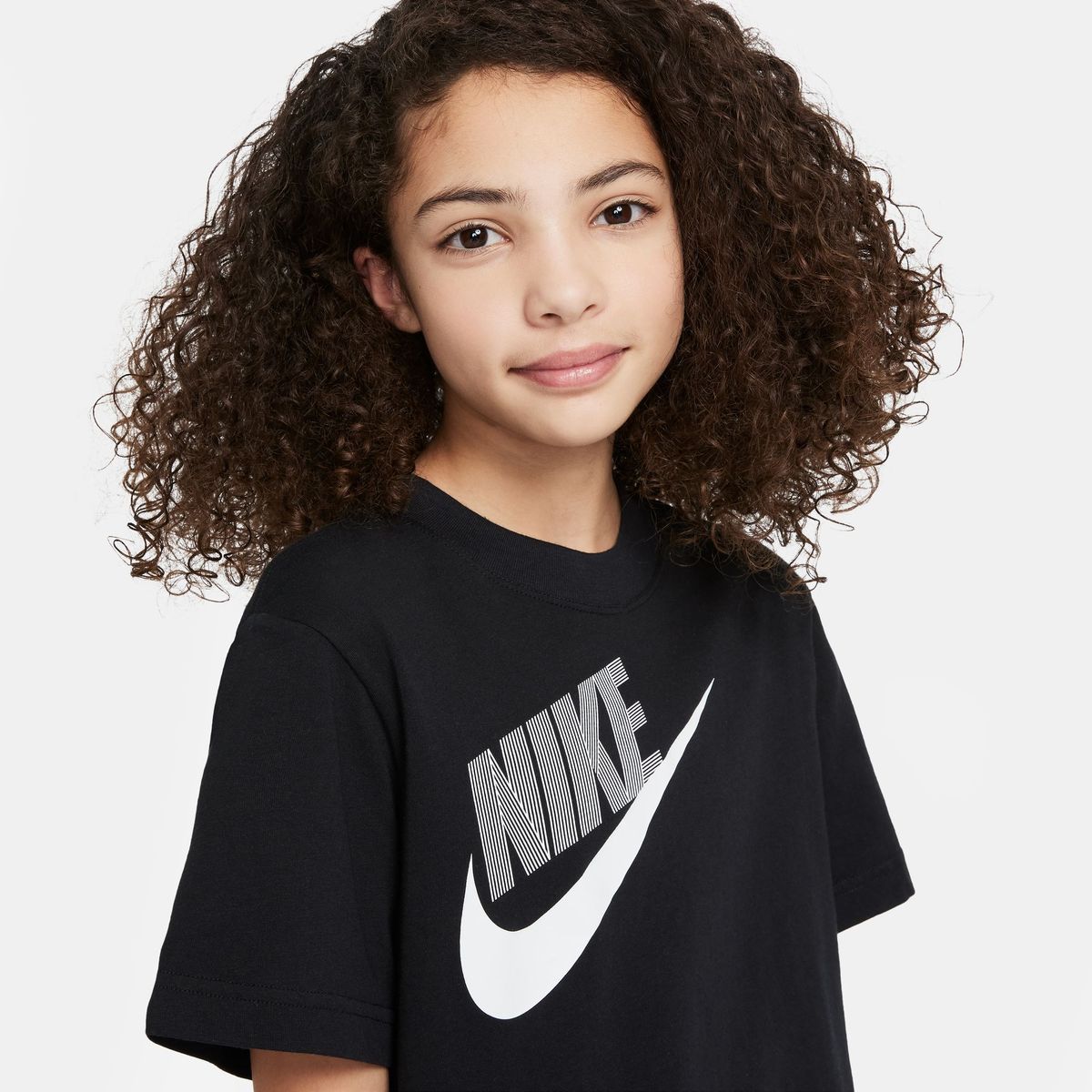 Nike Sportswear Essential Boxy Mädchen T-Shirt_4