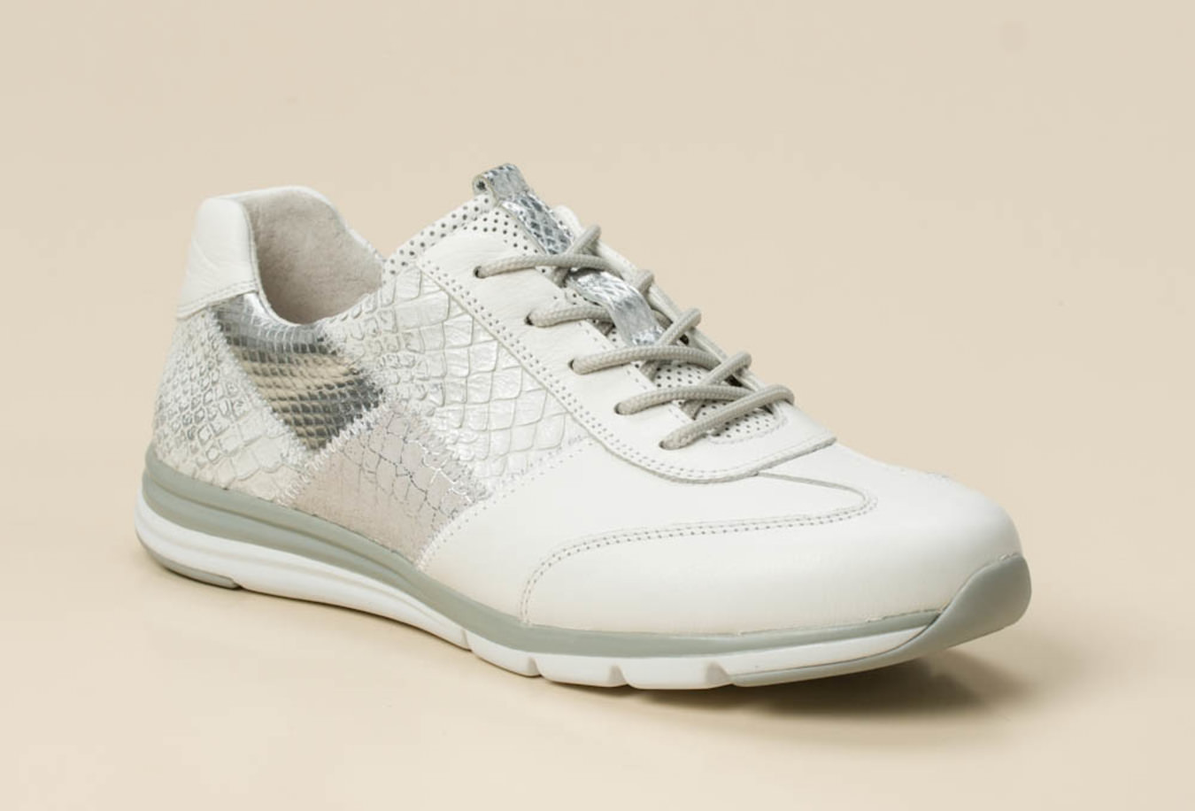 Gabor Comfort Damen Sneaker in weiß kaufen | Zumnorde Online Weiße Gabor Comfort Sneaker & Turnschuhe günstig online